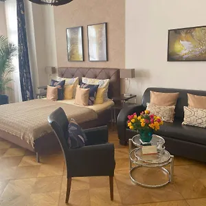 https://boutique-hotel-mittendrin-berlin.find-berlin-hotels.com